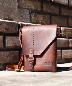 Túi đeo chéo da thật thủ công – Đậm chất Vintage, bền bỉ theo năm tháng