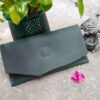 Ví Da Handmade Xanh Rêu Với Nắp Upcycled Độc Đáo