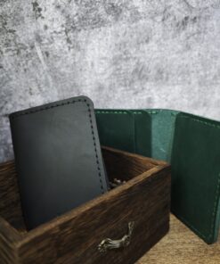 Ảnh ví da mini bo tròn handmade màu vang 7, kiểu dáng mềm mại, nhỏ gọn, tiện mang theo
