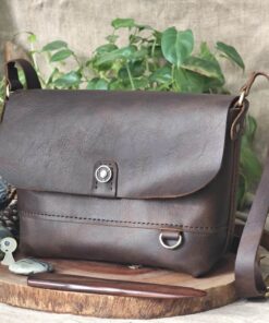 Túi Đeo Chéo Da Bò thật thủ công Vintage – Sắc Nâu Cafe trầm mặc và cổ điển